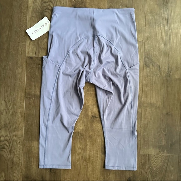 NWT Athleta Ultimate Stash Pocket Capri Leggings Dusk Purple - Size 1x - Picture 9 of 13